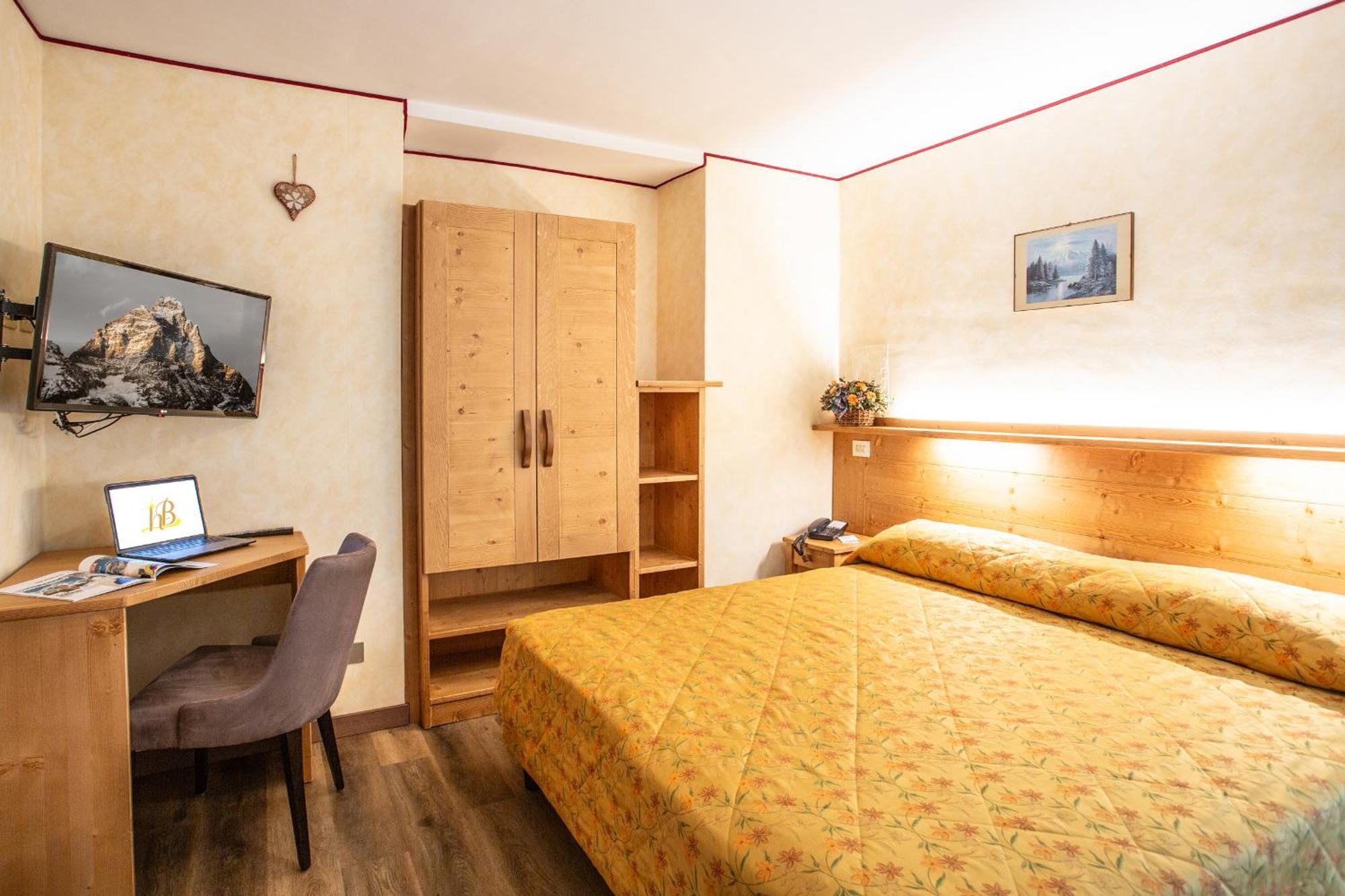 Hotel Bijou วัลตูร์นอนช์ ภายนอก รูปภาพ